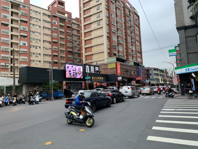 文藻榮總仁武國道1號國道3號電視牆